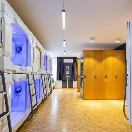 Hotel cápsula Space *